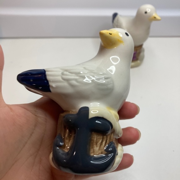 Vintage pair of seagulls porcelain salt and pepper shaker marine decorative - Picture 2 of 10